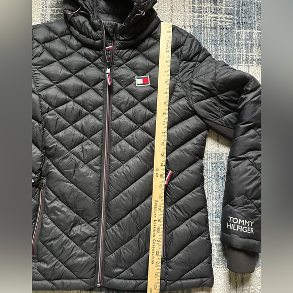 Tommy Hilfiger Black Quilted Winter Jacket. Women’s Medium. Like New - Picture 12 of 12